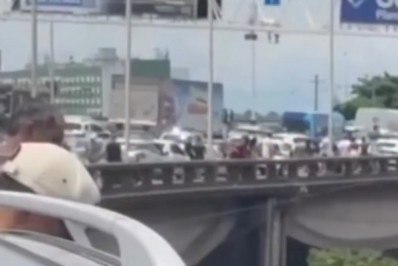 Ponte Rio-Niterói é interditada; motoristas reclamam de trânsito intenso