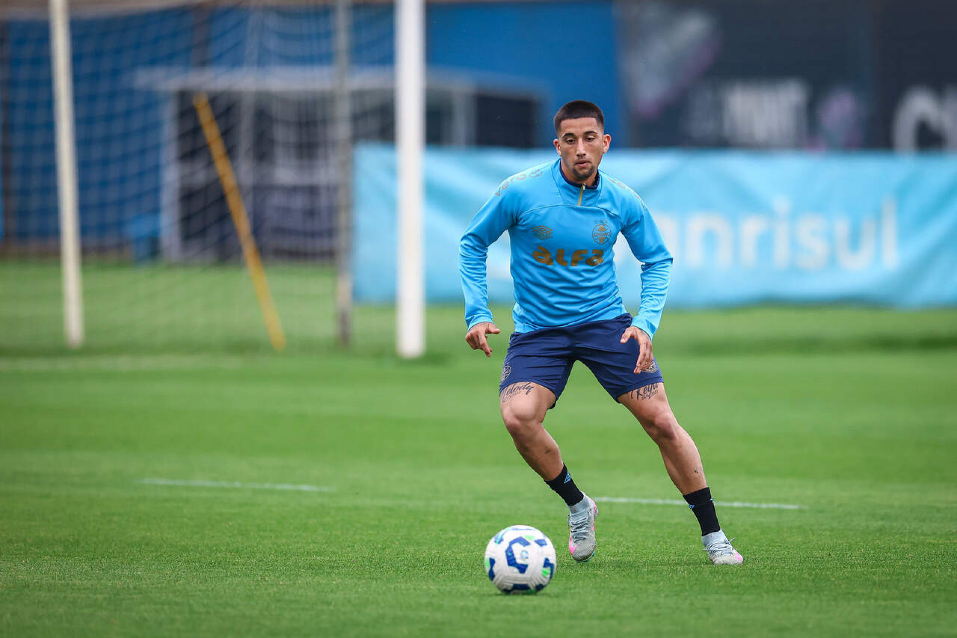 Luis Castro inicia trabalho no Gr&ecirc;mio e define bases do planejamento para 2026