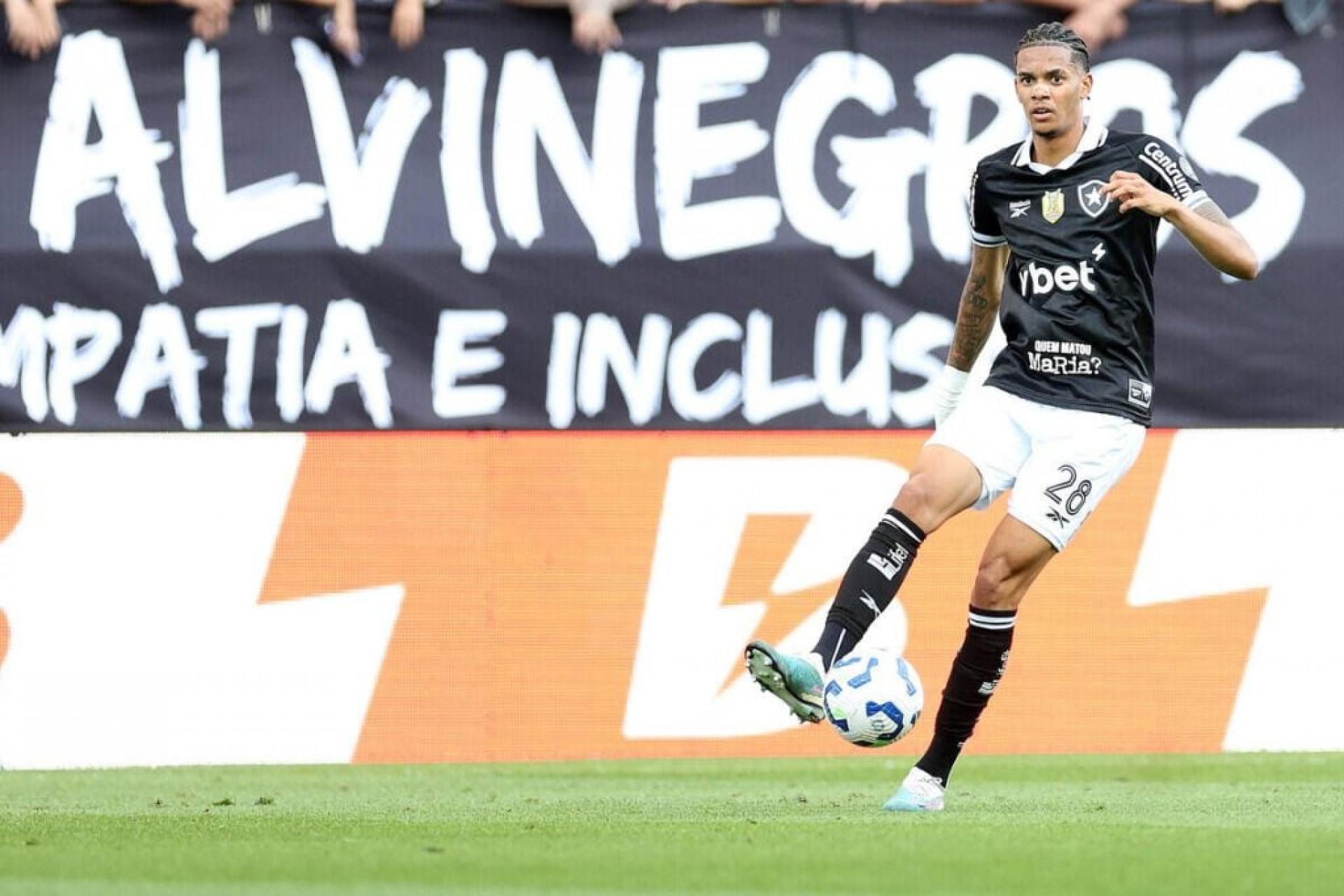 Botafogo recusa proposta por Newton