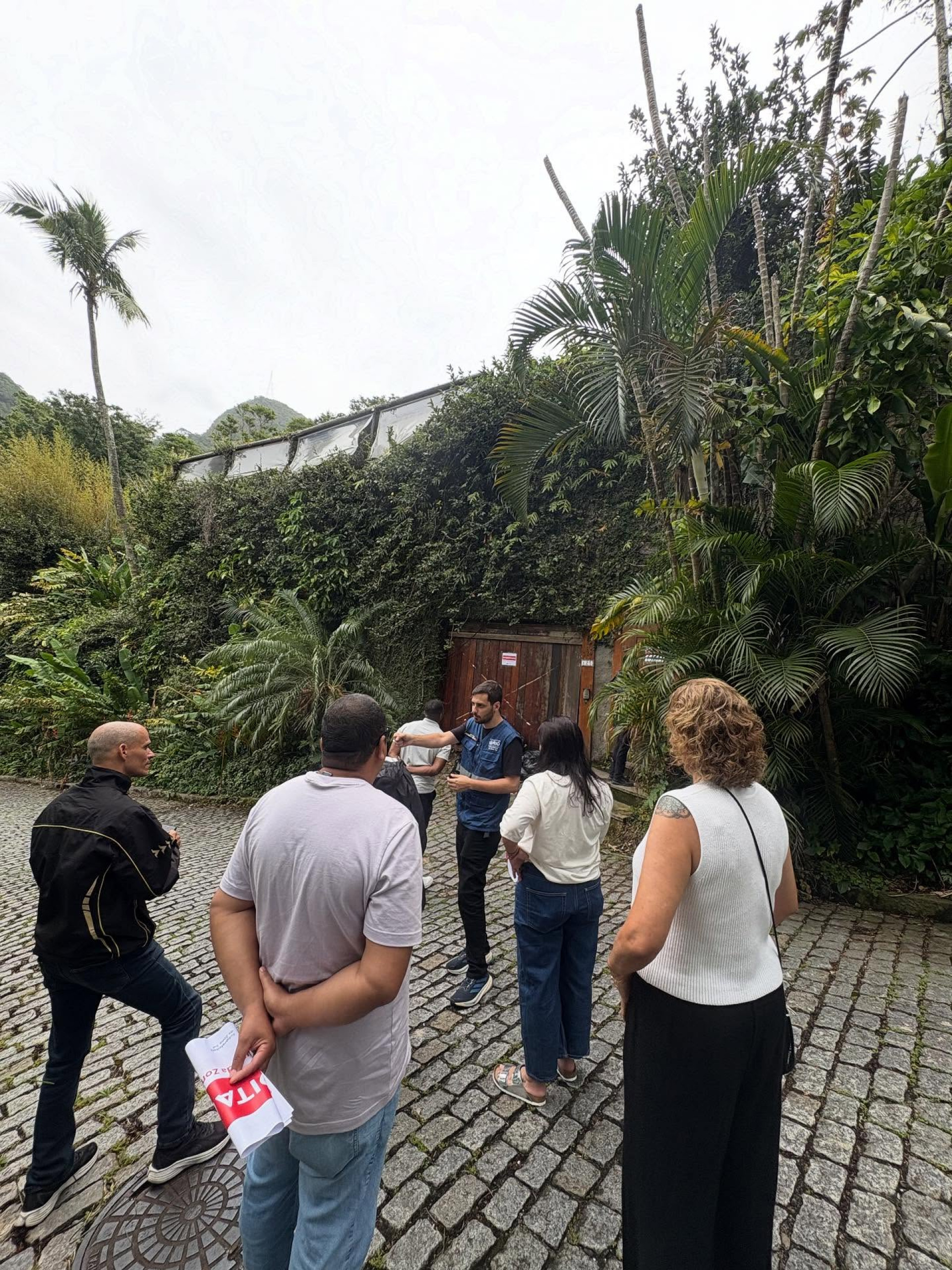 Vizinhos acompanham ação da Subprefeitura da Zona Sul - Divulgação / Subprefeitura da Zona Sul