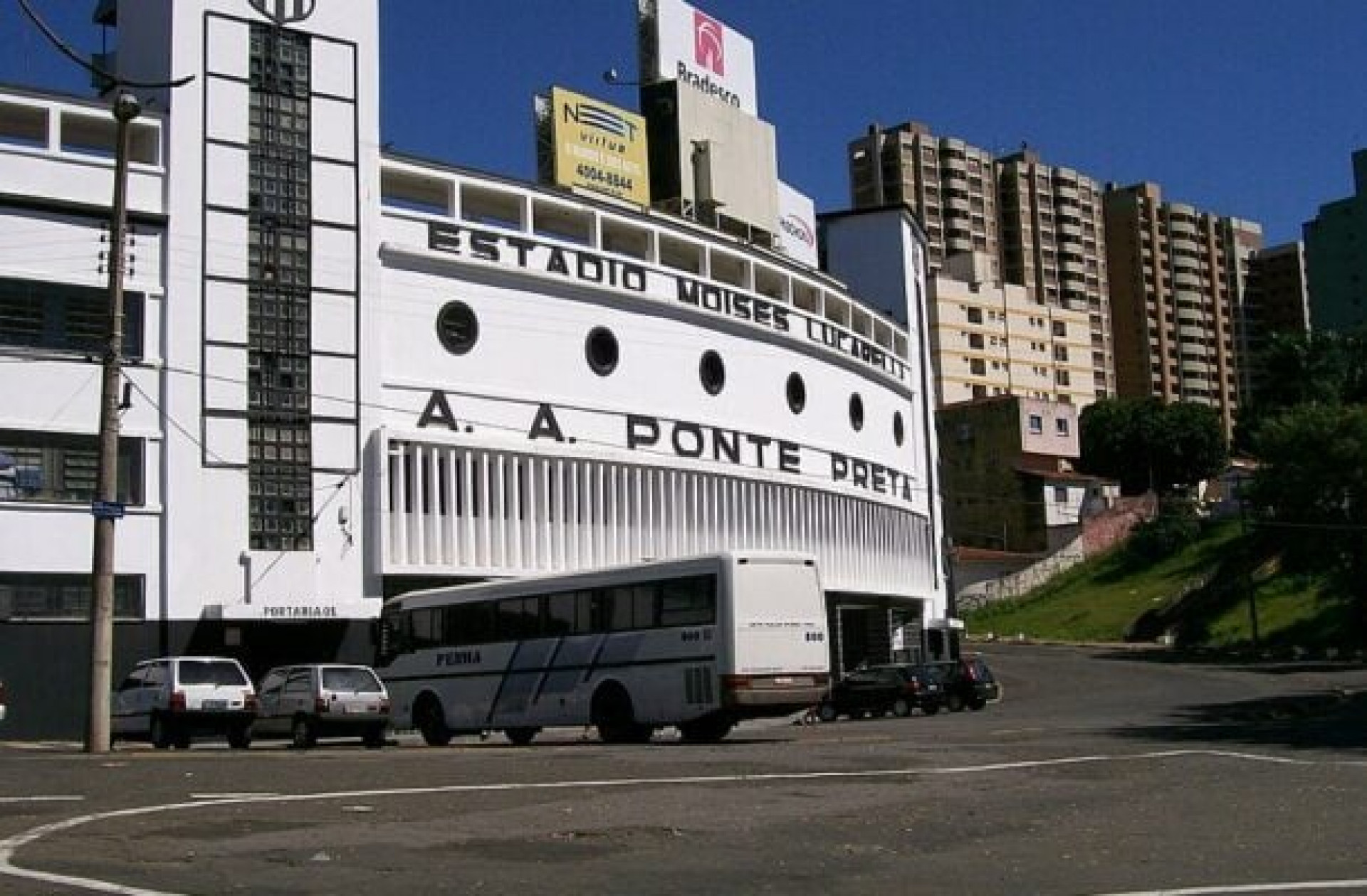 Ap&oacute;s t&iacute;tulo nacional, elenco da Ponte Preta anuncia greve por falta de pagamento