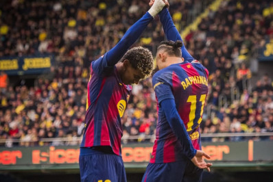 Barcelona vence o Villarreal e fecha o ano na liderança