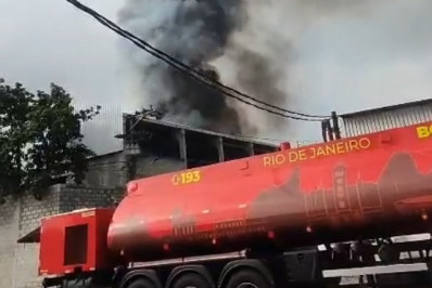 Vídeo! Incêndio atinge fábrica em Caxias