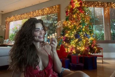 Juliana Paes exibe decoração natalina da casa