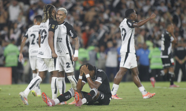 Vasco luta muito, mas é superado pelo Corinthians na final da Copa do Brasil