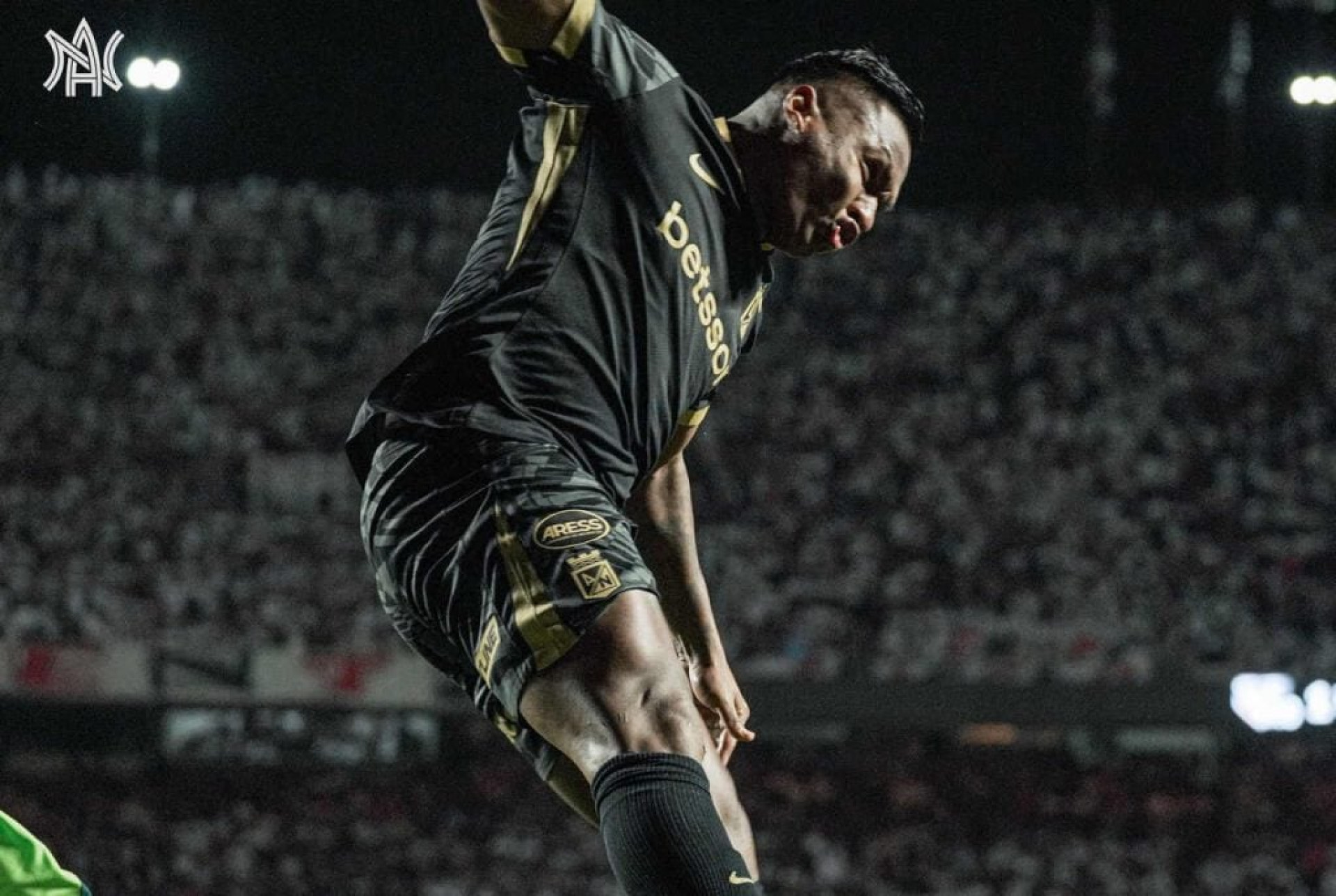 Morelos retorna de empr&eacute;stimo, mas Santos avalia futuro