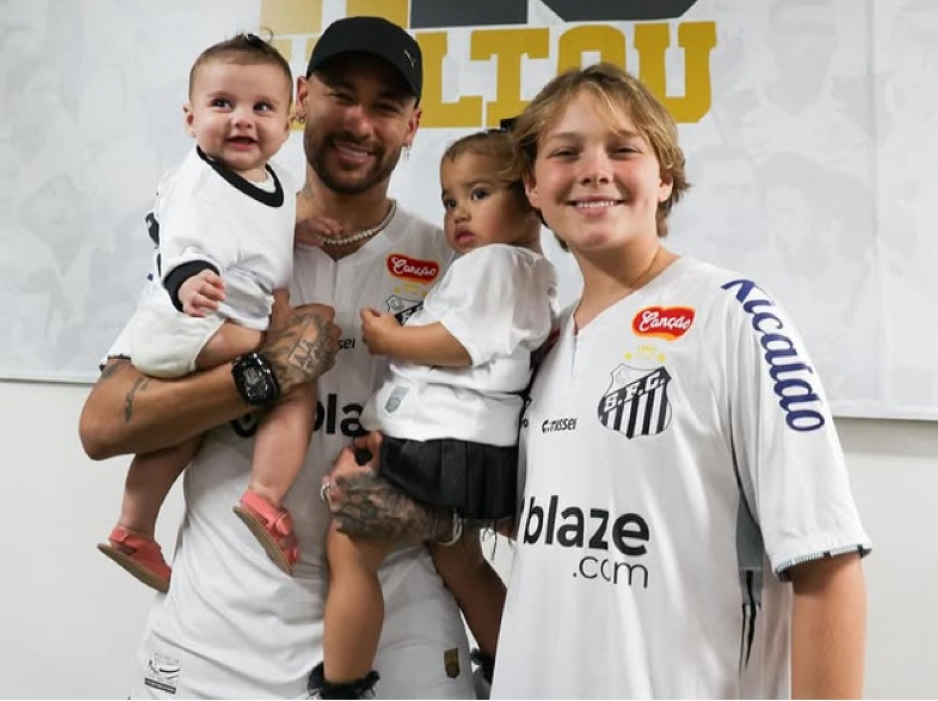 Helena, Neymar, Mavie e Davi - Reprodução / Instagram