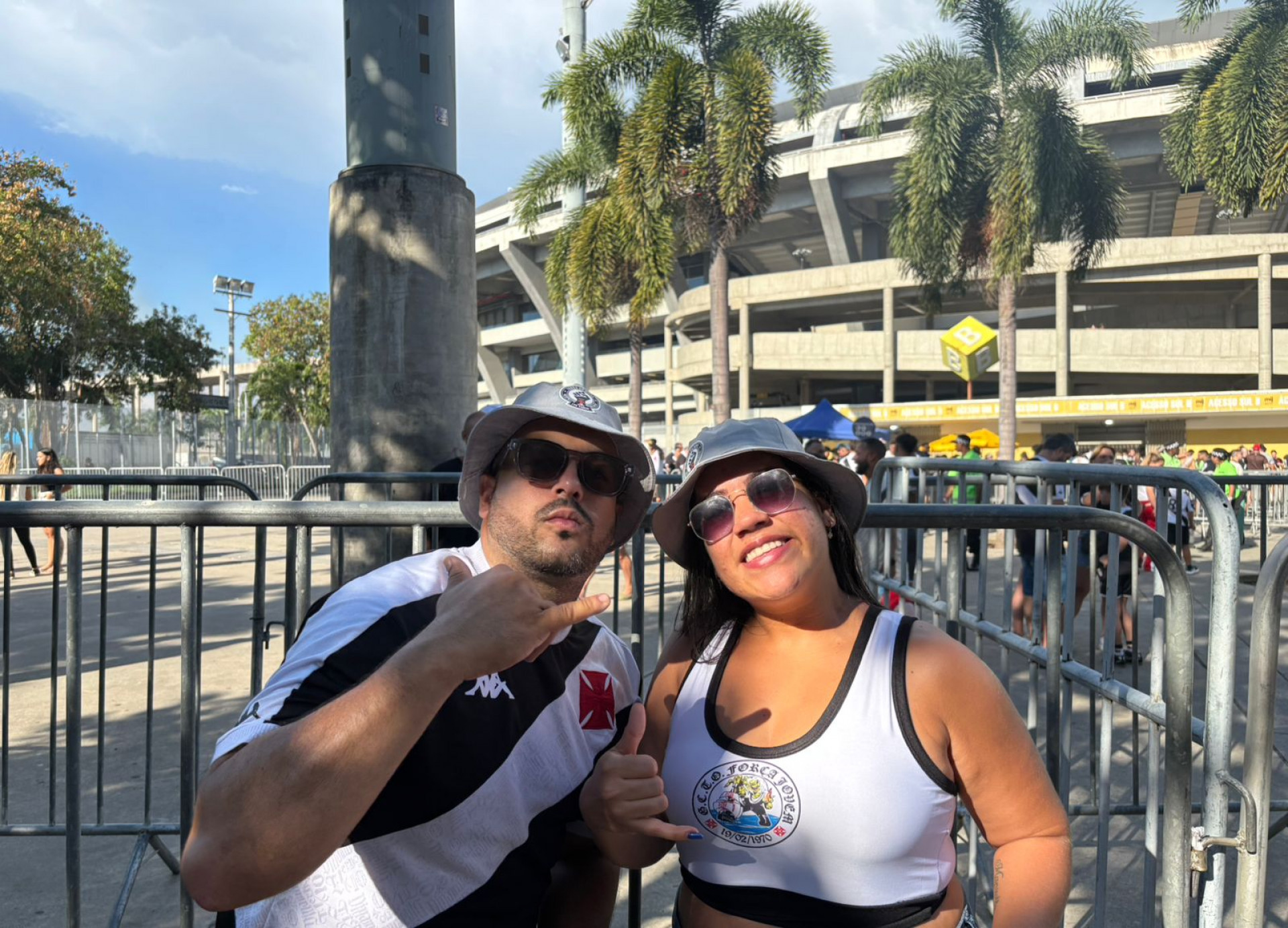 Rom&aacute;rio Nunes de Azevedo e Raiza Cristina Luz Silva, apaixonados pelo Vasco - Jo&atilde;o Alexandre Borges / Ag&ecirc;ncia O Dia