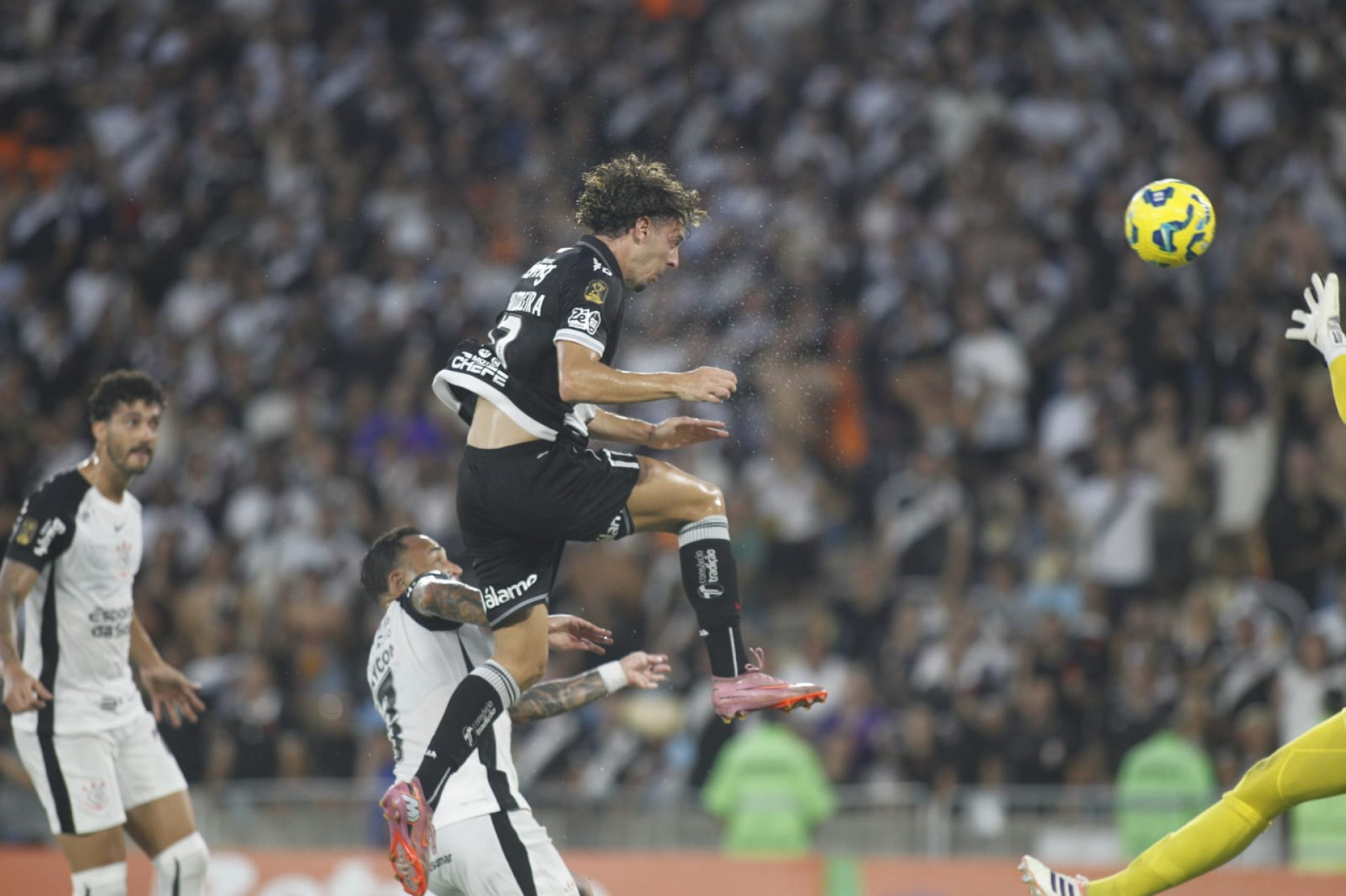 Vasco e Corinthians se enfrentaram no Maracanã - Reginaldo Pimenta / Agência O Dia