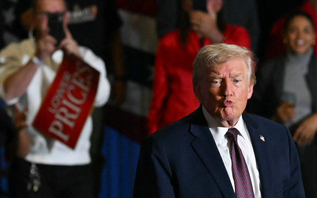 Presidente dos EUA, Donald Trump, disse estar tendo bom relacionamento com a atual presidente interina da Venezuela