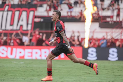 Botafogo negocia contratação de atacante do Atlético-GO