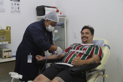 Hemonúcleo de São Gonçalo recebe torcida do Fluminense para doação de sangue