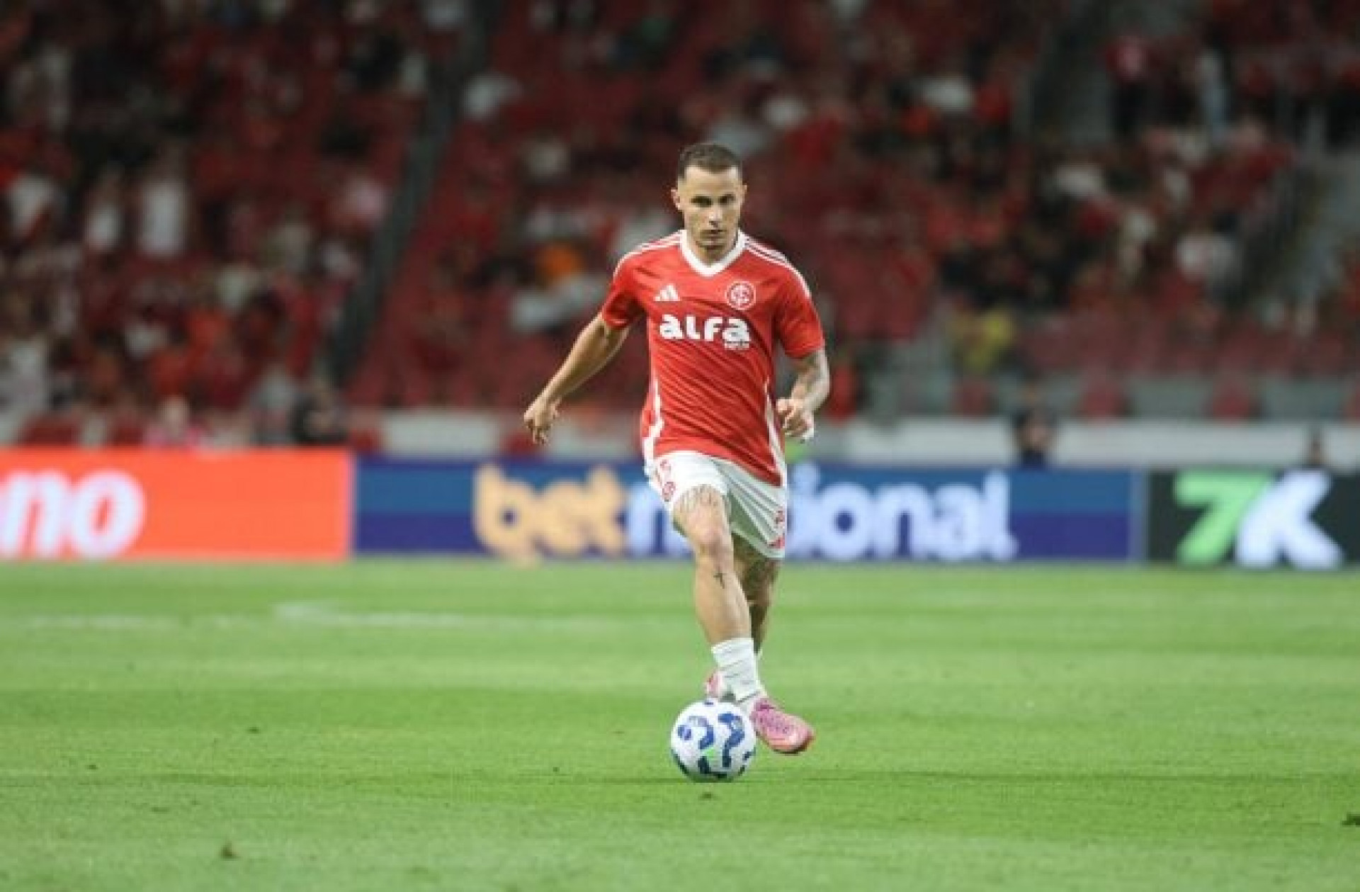 Athletico faz proposta por Bruno Gomes, do Inter; confira valores