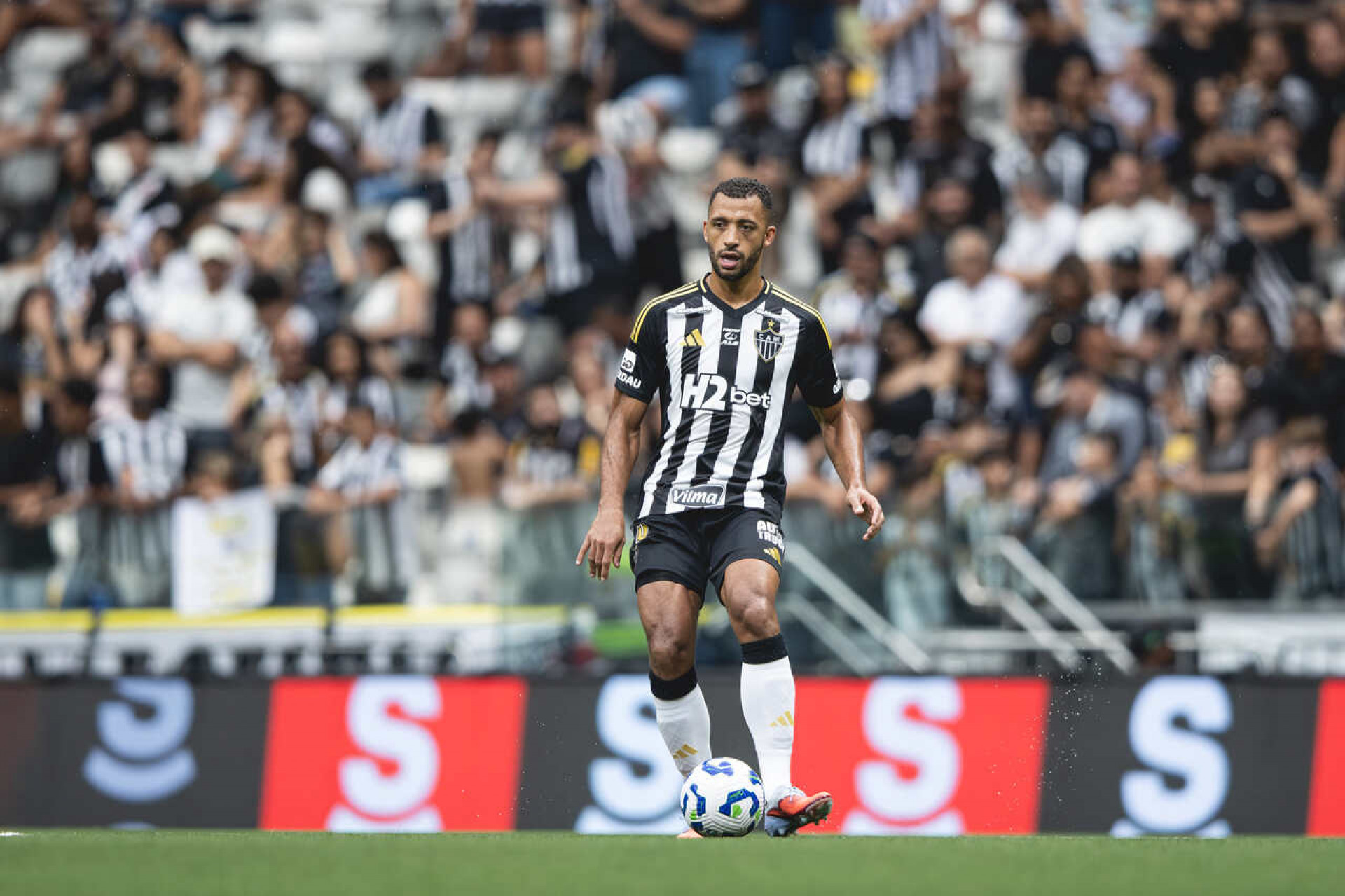 Atl&eacute;tico fica perto de comprar os direitos de Vitor Hugo, do Bahia