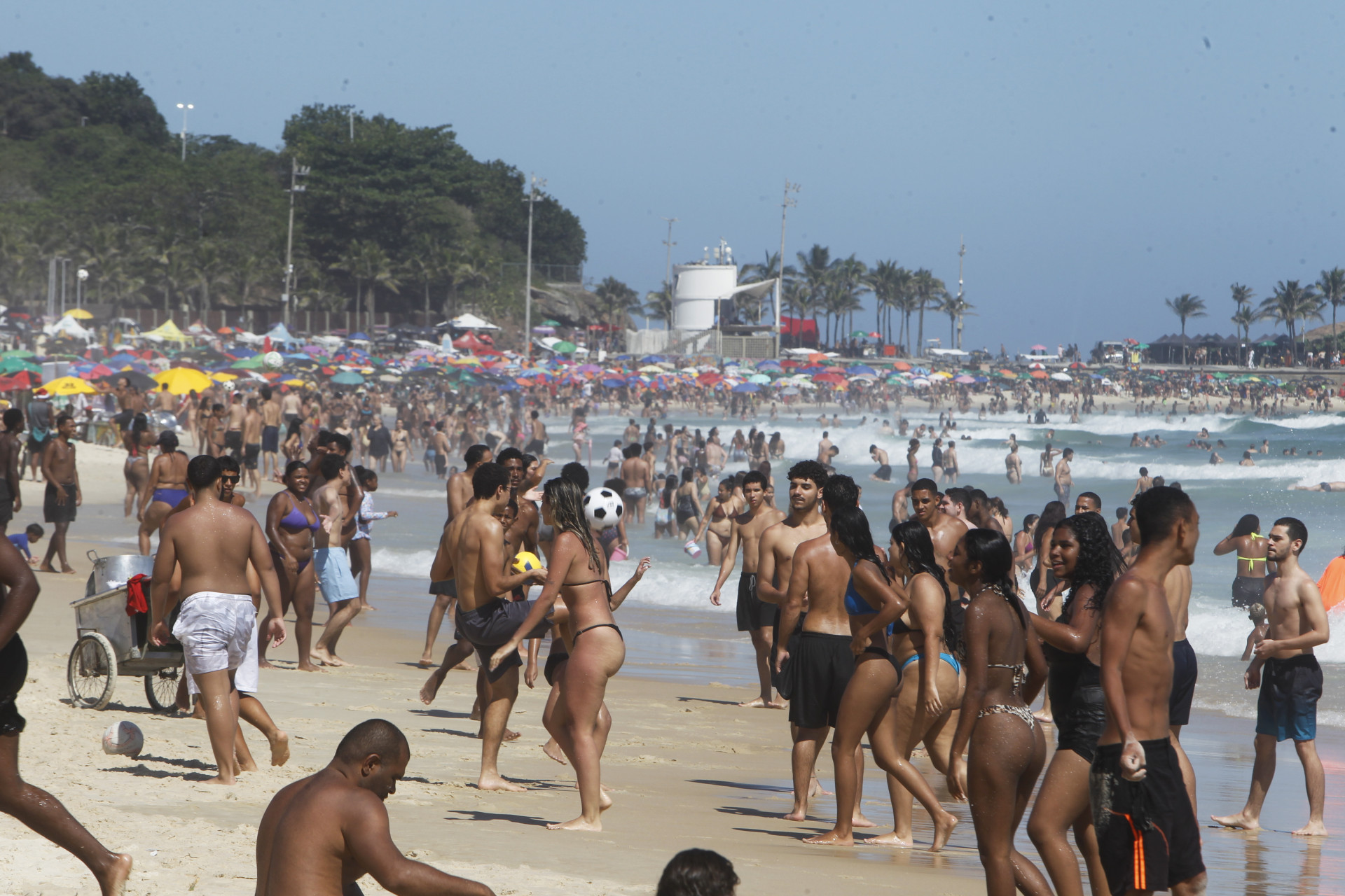 Movimenta&ccedil;&atilde;o na Praia de Ipanema e Praia do Arpoador, nesta segunda-feira (22)
 - Reginaldo Pimenta/Ag&ecirc;ncia O Dia