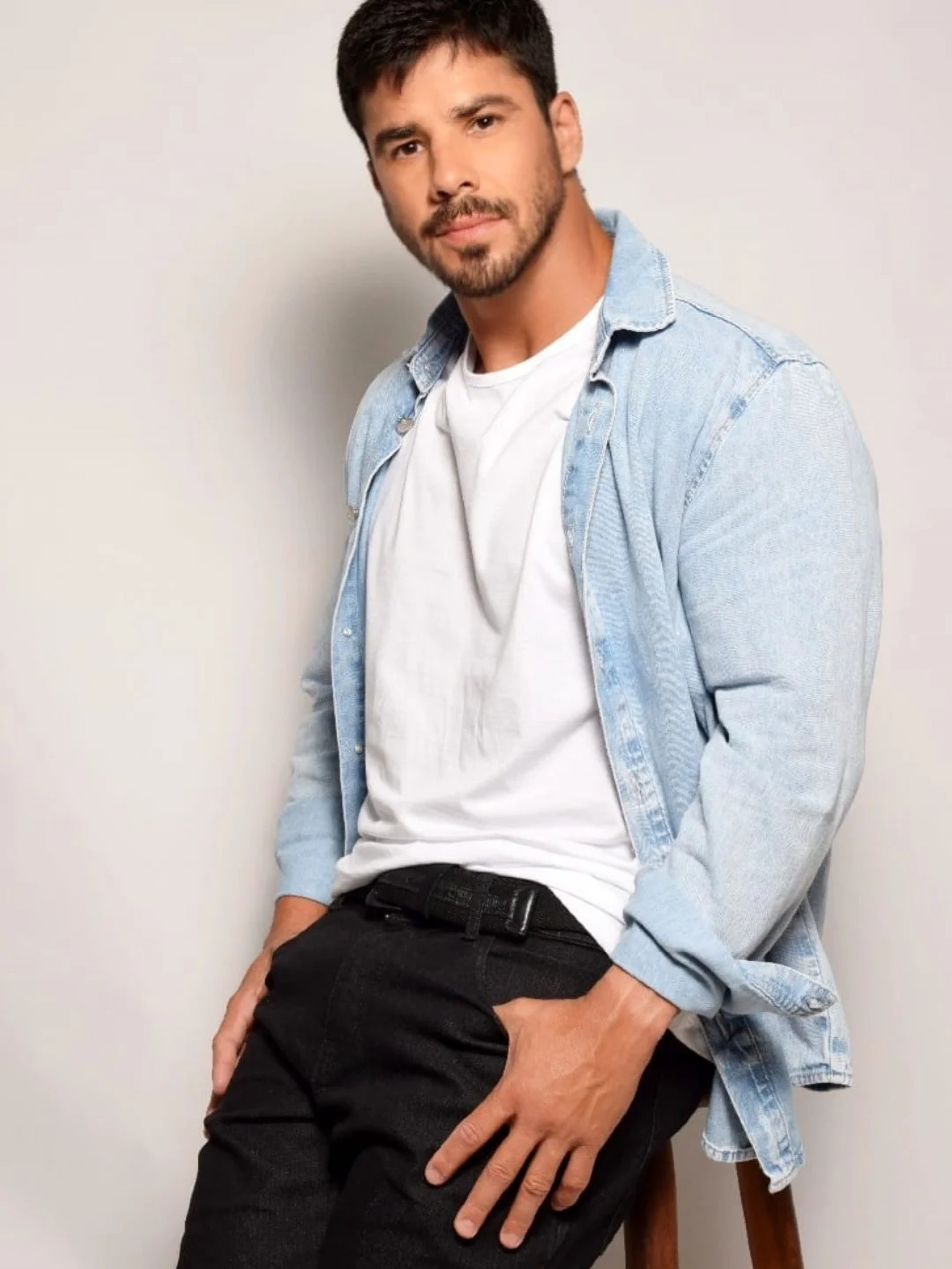 Ator Max Magalhães, natural de Arraial do Cabo, integra elenco de filme nacional - Reprodução