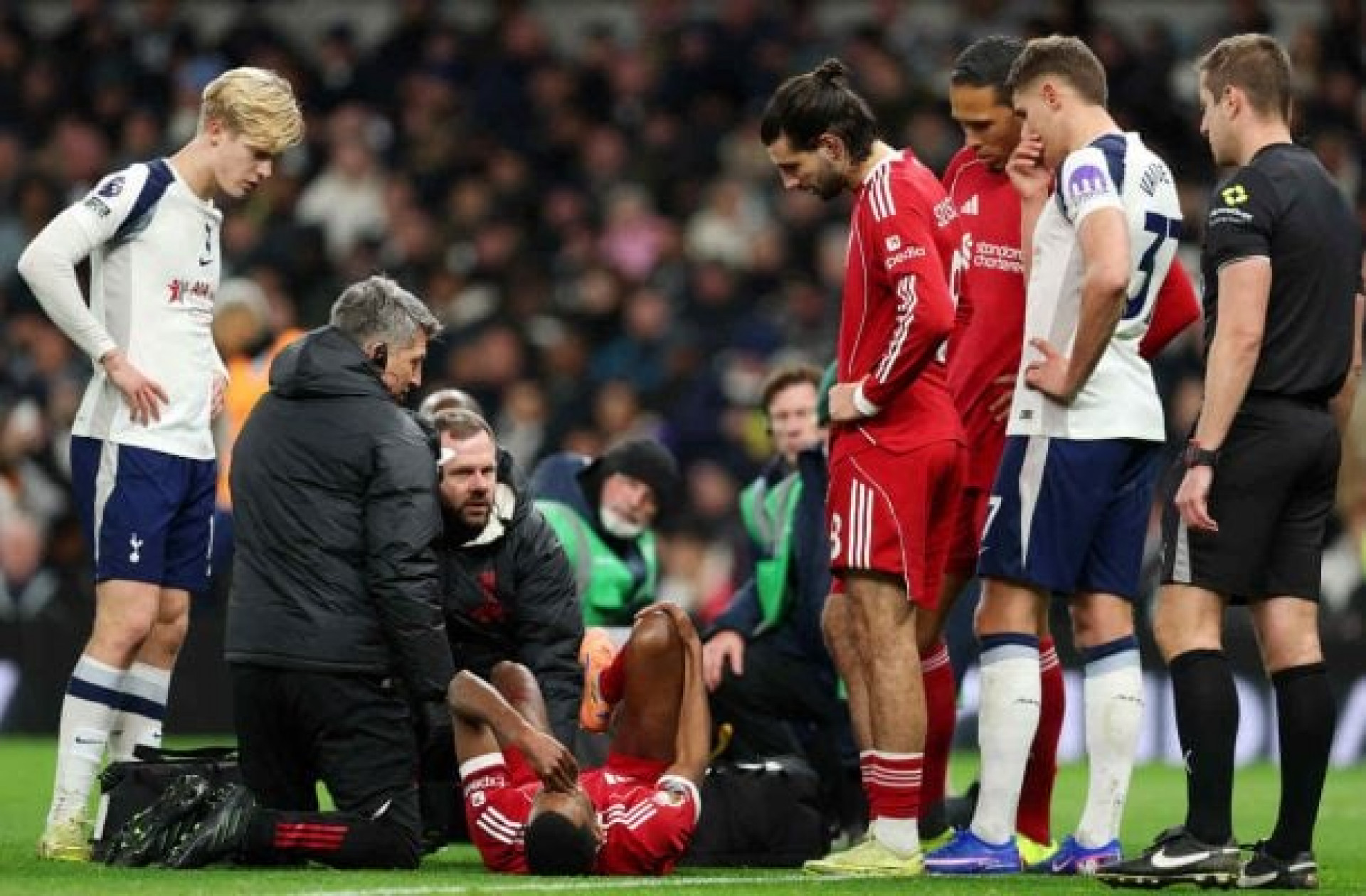 Contrata&ccedil;&atilde;o mais cara do Liverpool, Isak fratura tornozelo e passa por cirurgia