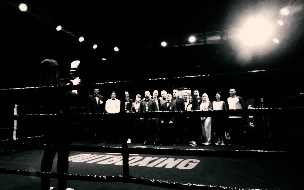 Equipe da Outboxing reunida após o último evento