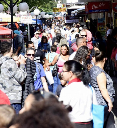 Prefeitura de Resende institui 'Sábado de Compras' no calendário oficial do município