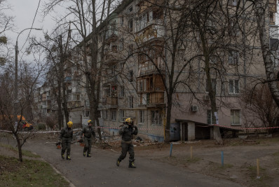 Ataques russos provocam duas mortes e apagão na Ucrânia