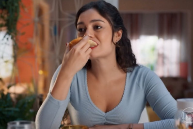 Cena de Sophie Charlotte em 'Três Graças' movimenta a web