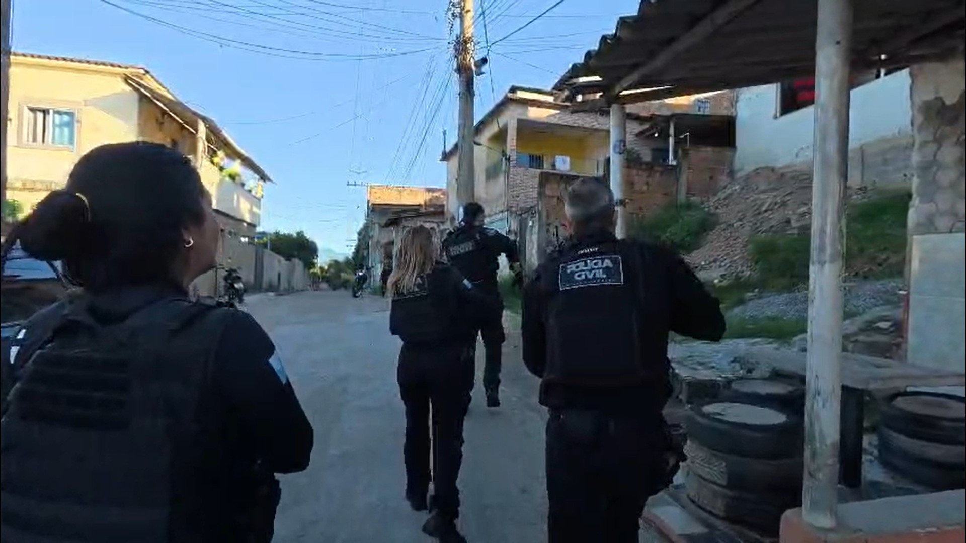 Polícia Civil cumpriu mandados de busca e apreensão em Queimados - Divulgação / PCERJ