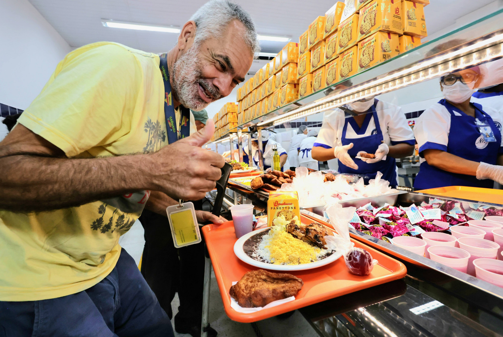 Restaurante do Povo Josué de Castro foi aberto com cardápio especial de Natal - Divulgação/ Governo do Rio/ Marcelo Regua