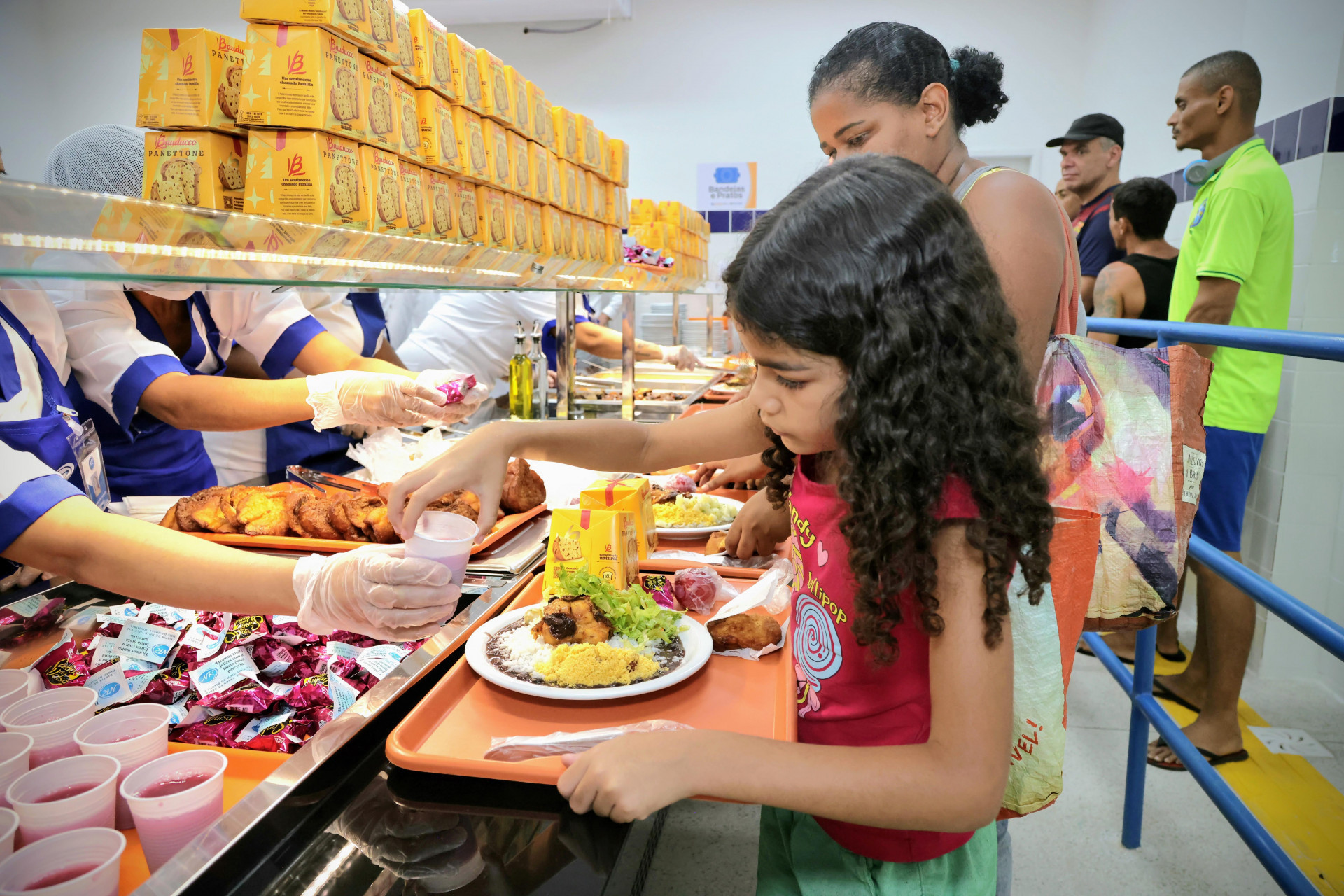 Restaurante do Povo Josué de Castro foi aberto com cardápio especial de Natal - Divulgação/ Governo do Rio/ Marcelo Regua