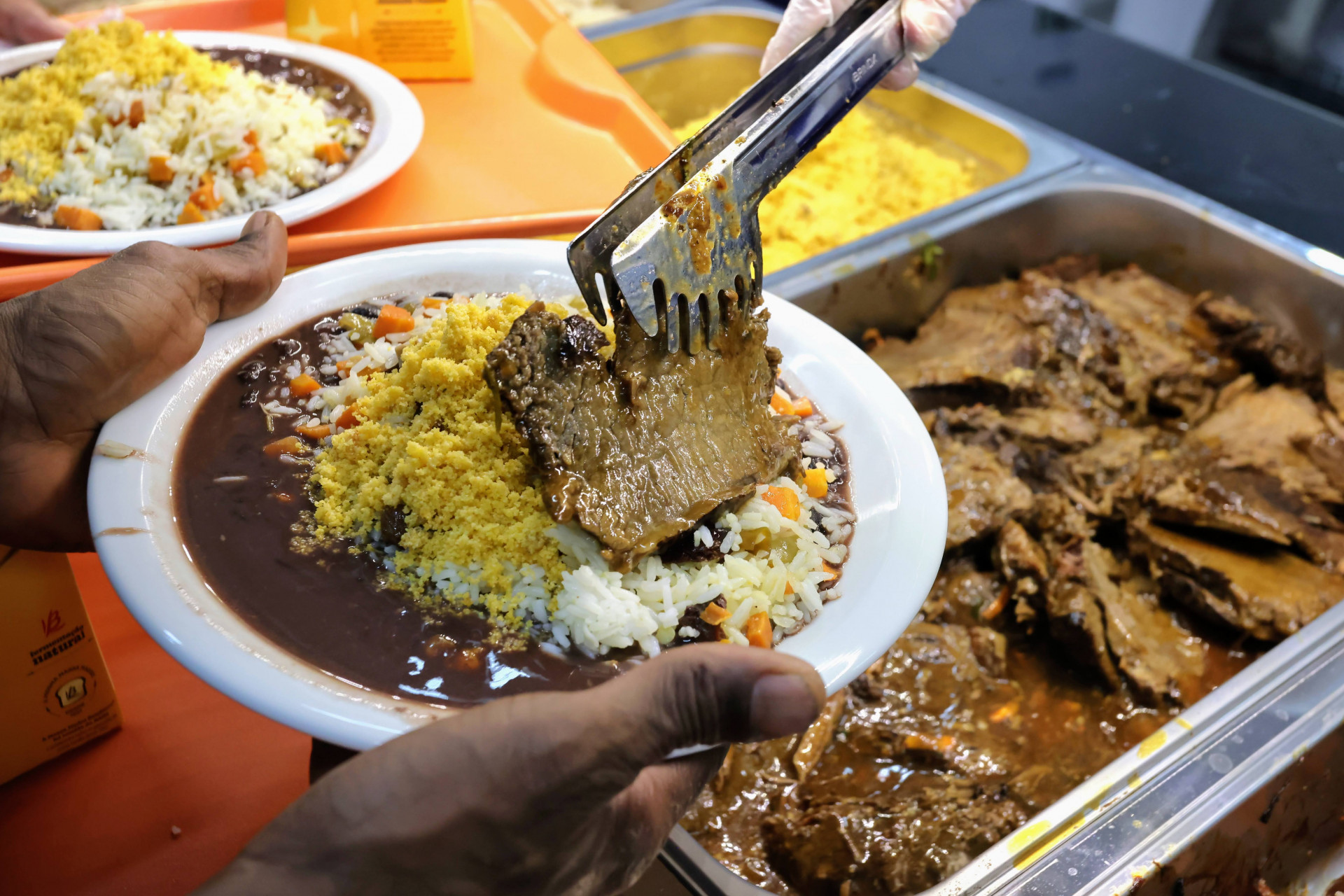 Restaurante do Povo Josué de Castro foi aberto com cardápio especial de Natal - Divulgação/ Governo do Rio/ Marcelo Regua