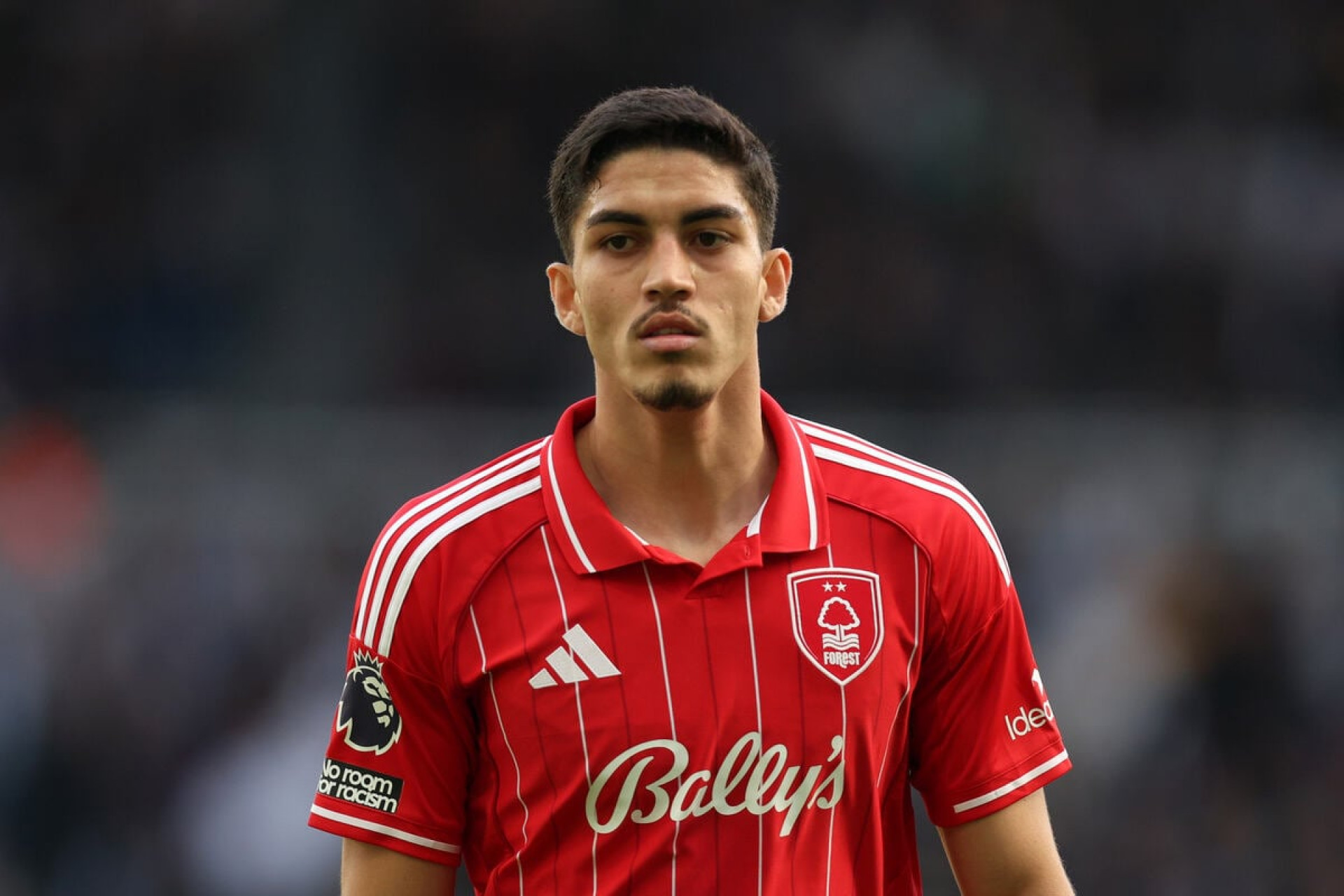 Botafogo est&aacute; na disputa por Jair, alvo do Flamengo