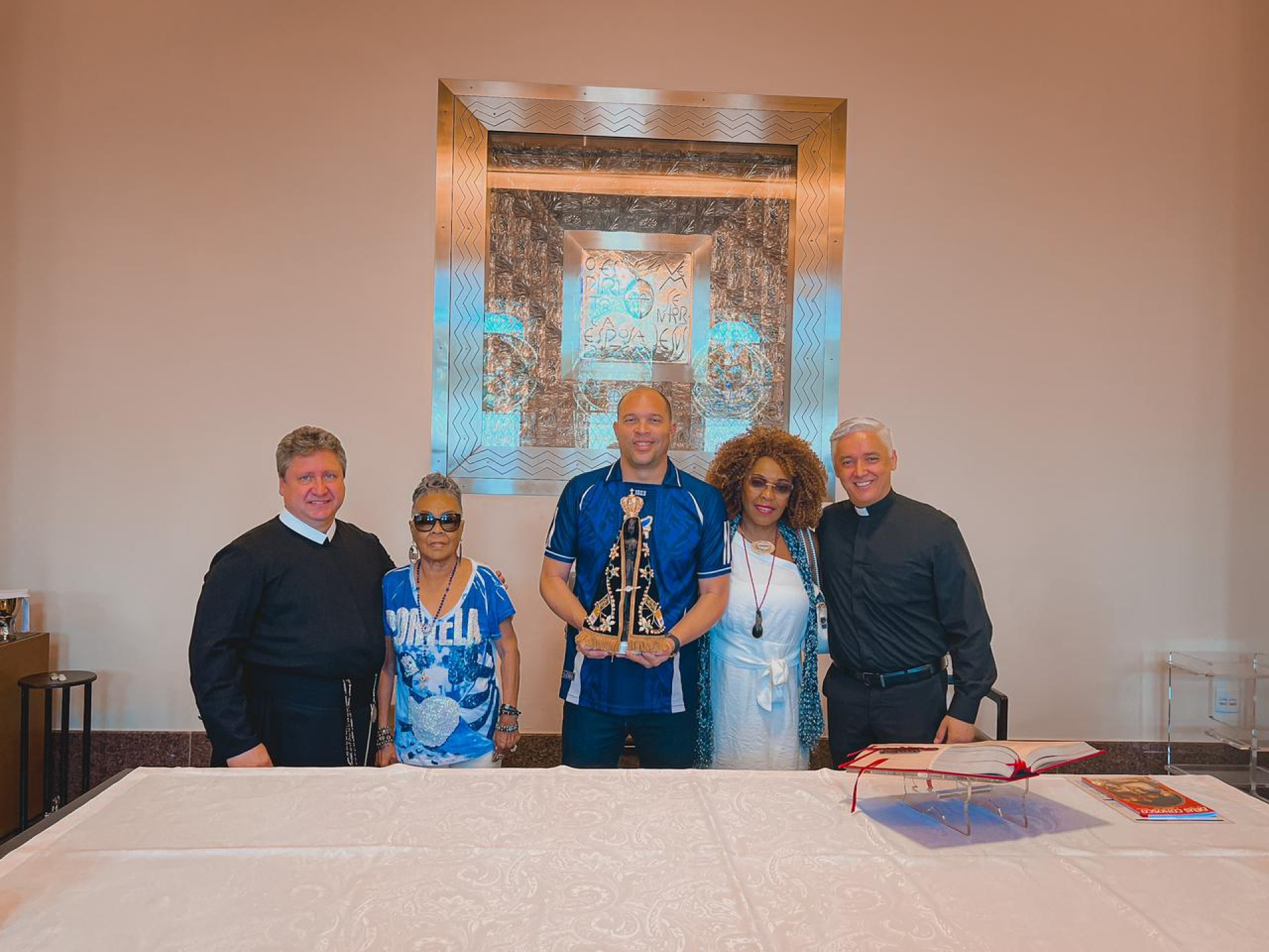 Portela visita Aparecida do Norte e recebe homenagem com missa exclusiva no Santuário
 - Divulgação