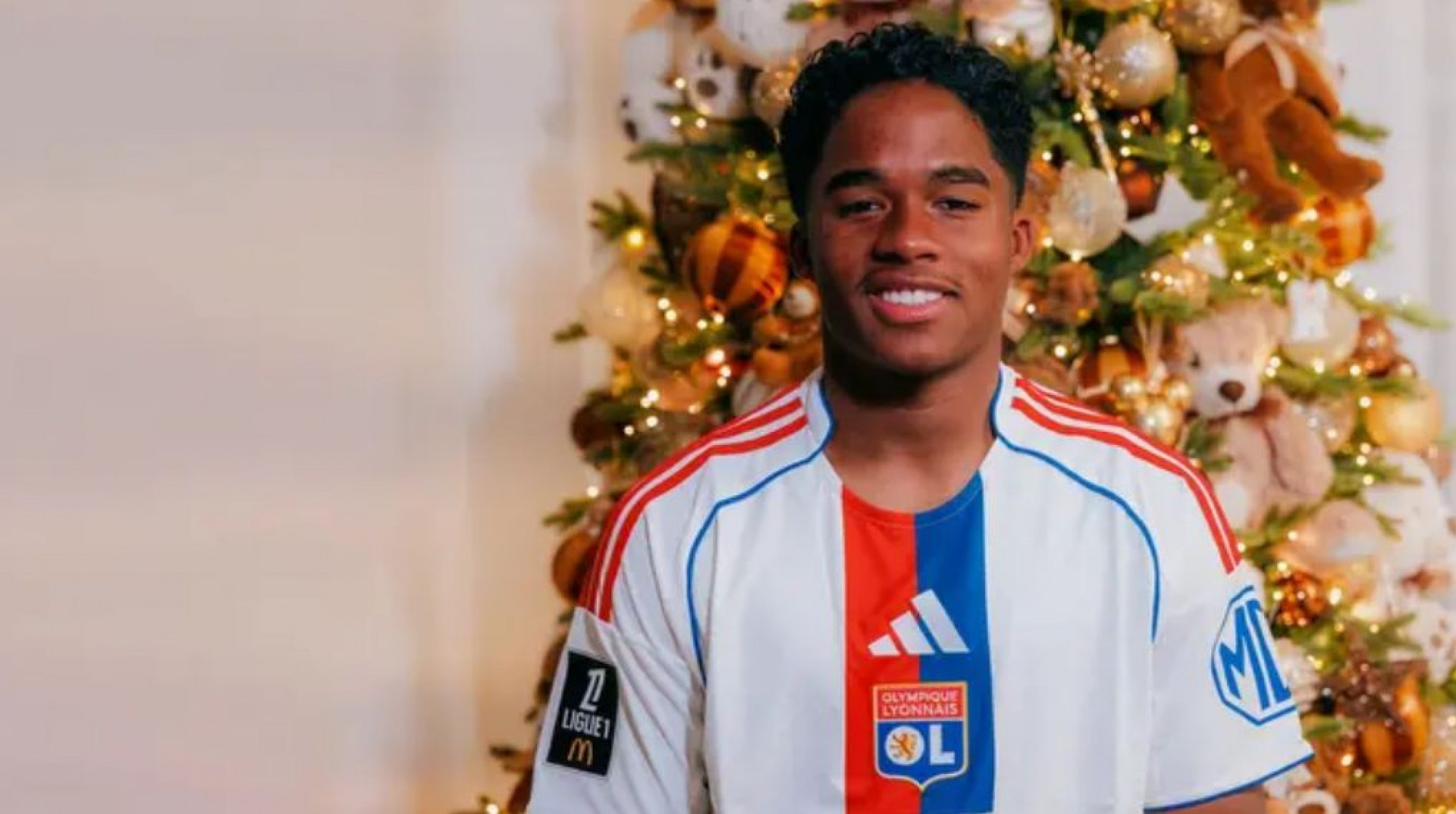 Endrick com a camisa do Lyon - Divulgação / Lyon