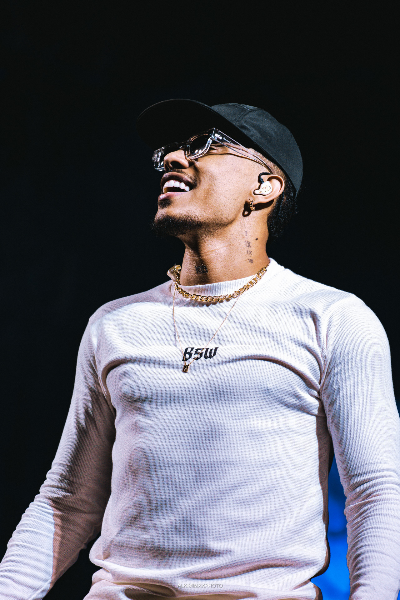 Angelino, vocalista do grupo Kamisa 10
