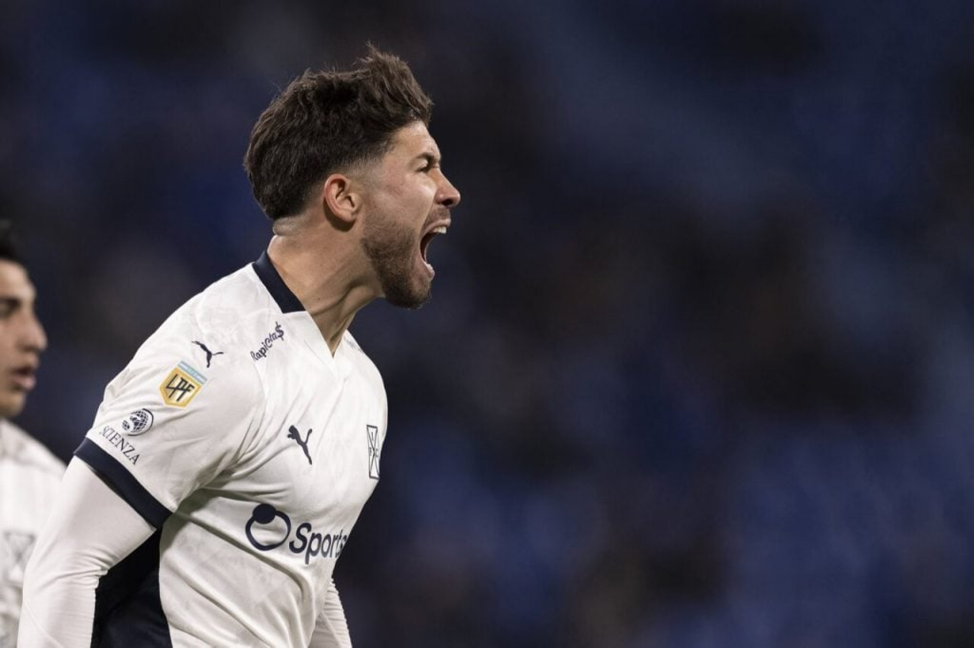 Santos avan&ccedil;a para contratar volante do Independiente, da Argentina