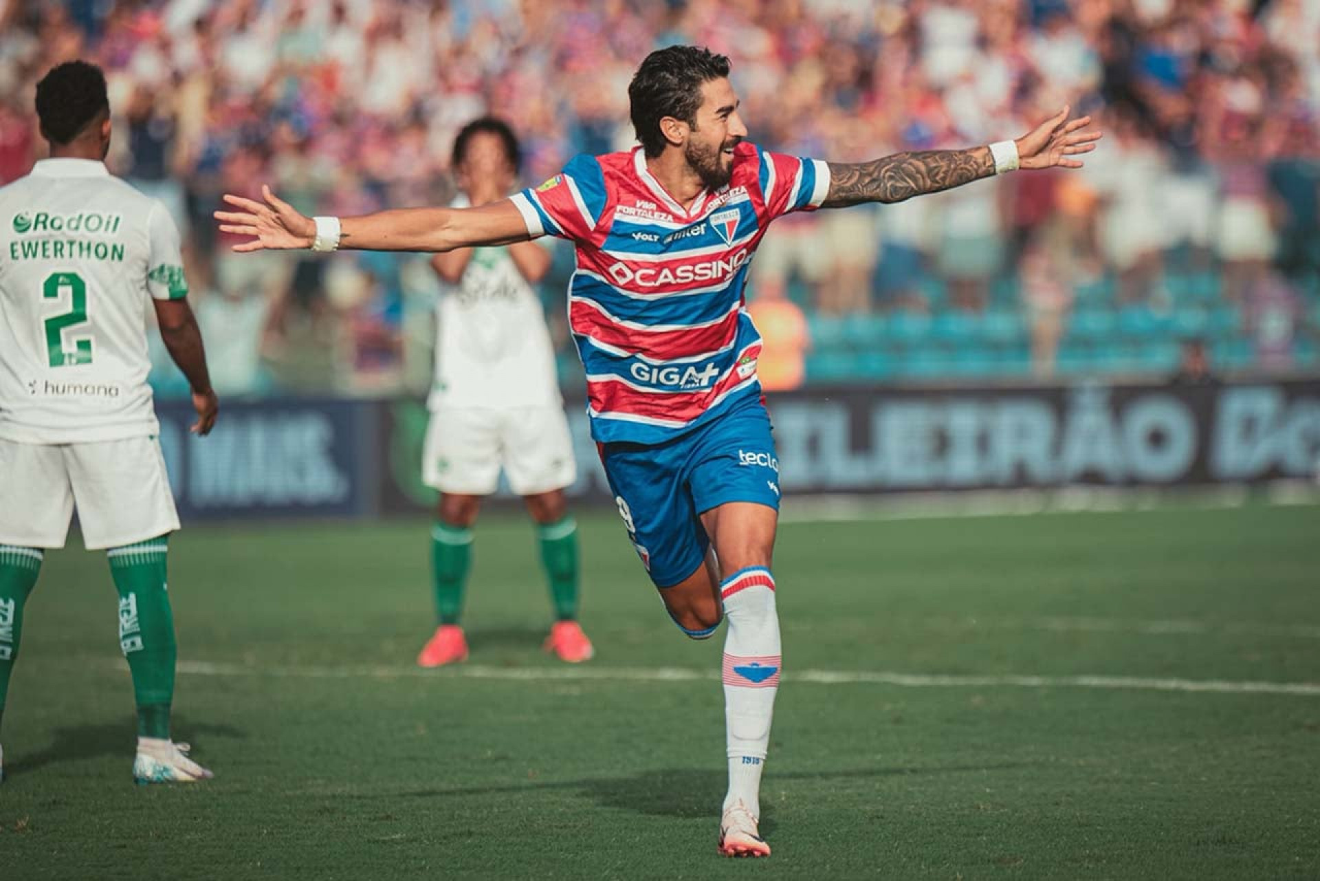 Coritiba negocia a contrata&ccedil;&atilde;o de Lucero, do Fortaleza