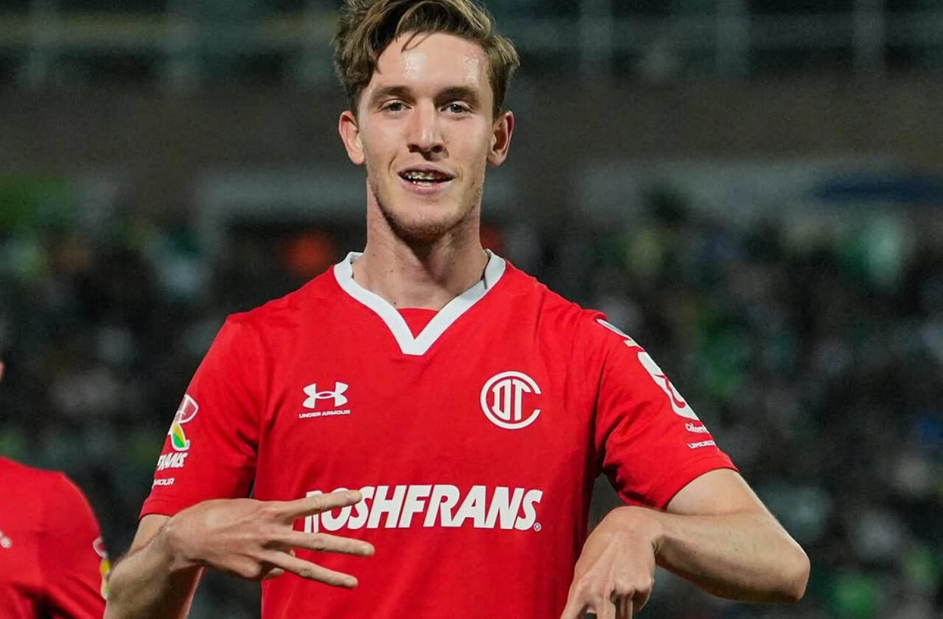 Sa&iacute;da de An&iacute;bal Moreno abre lacuna na posi&ccedil;&atilde;o de primeiro volante no Palmeiras