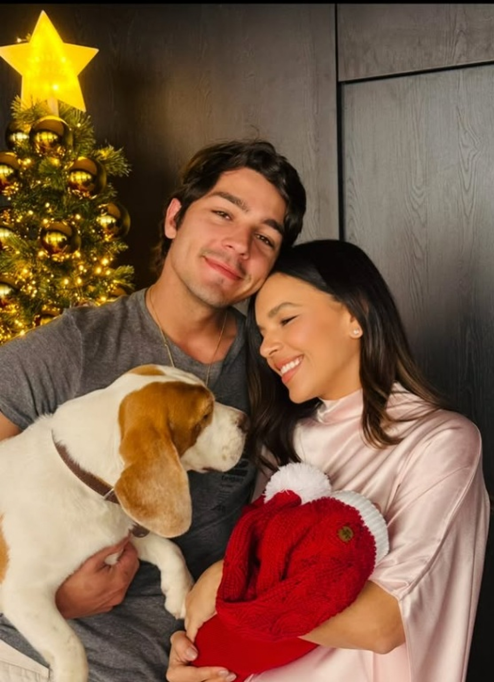 ísis Valverde, marido e filho Palo - Reprodução / Instagram