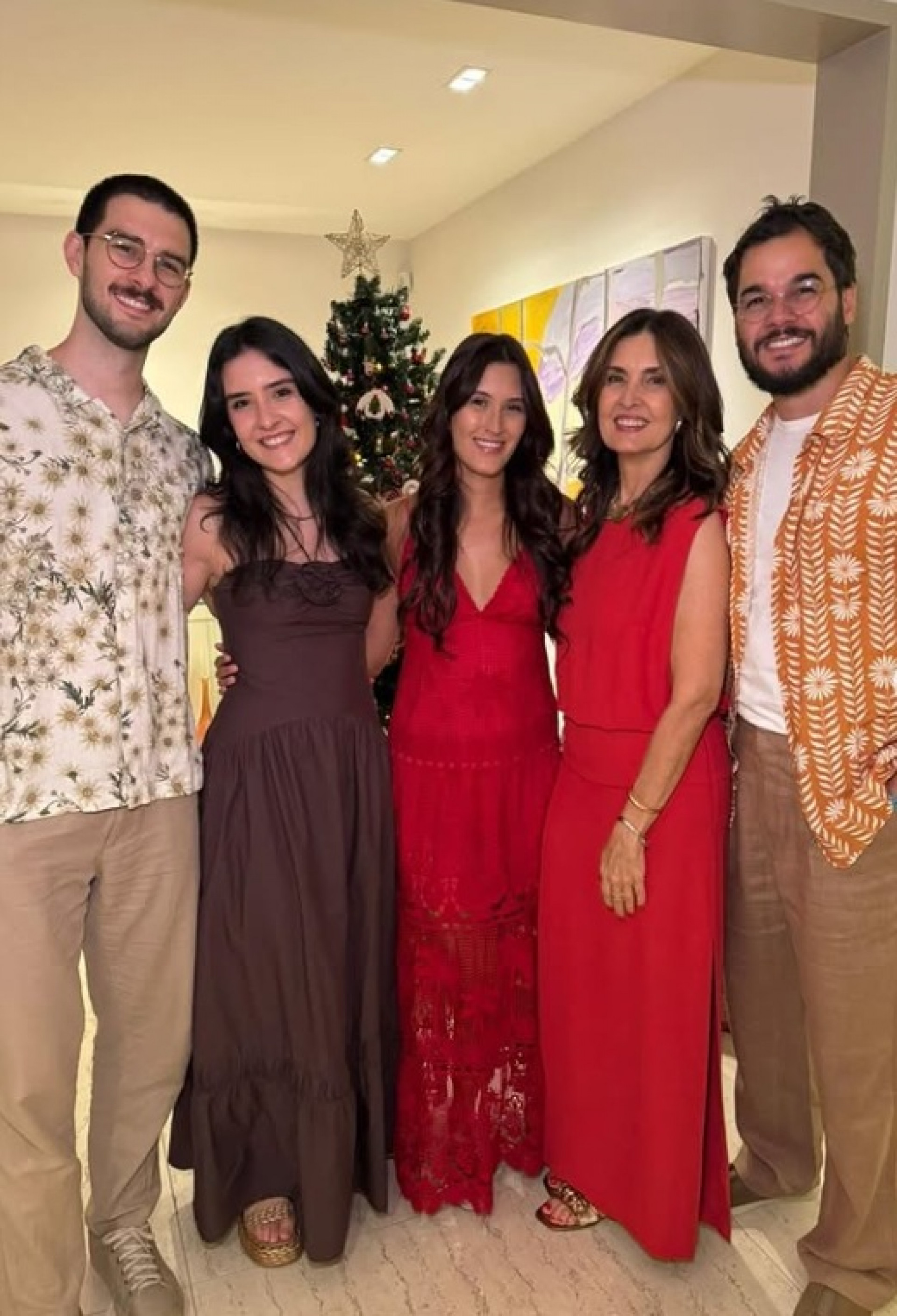 Fátima Bernardes com os filhos e com companheiro Túlio Gadêlha - Reprodução / Instagram