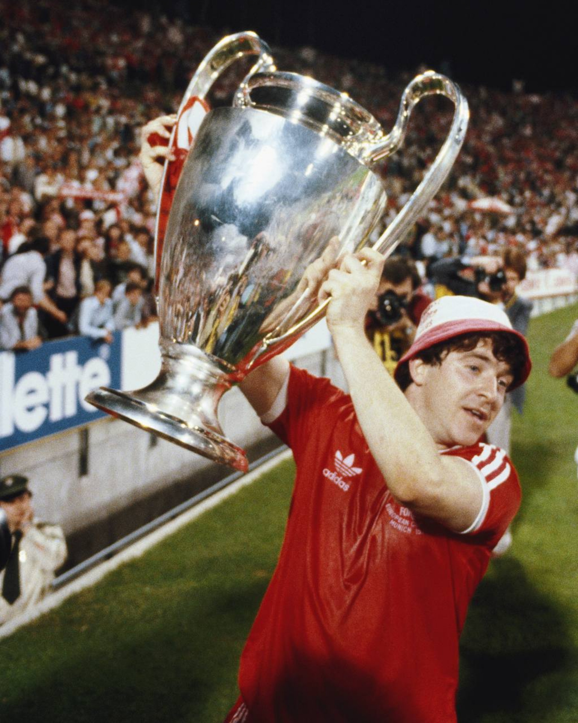 Ex-atacante escocês John Robertson, apelidado de 'Picasso' pelo técnico Brian Clough - Reprodução/ internet