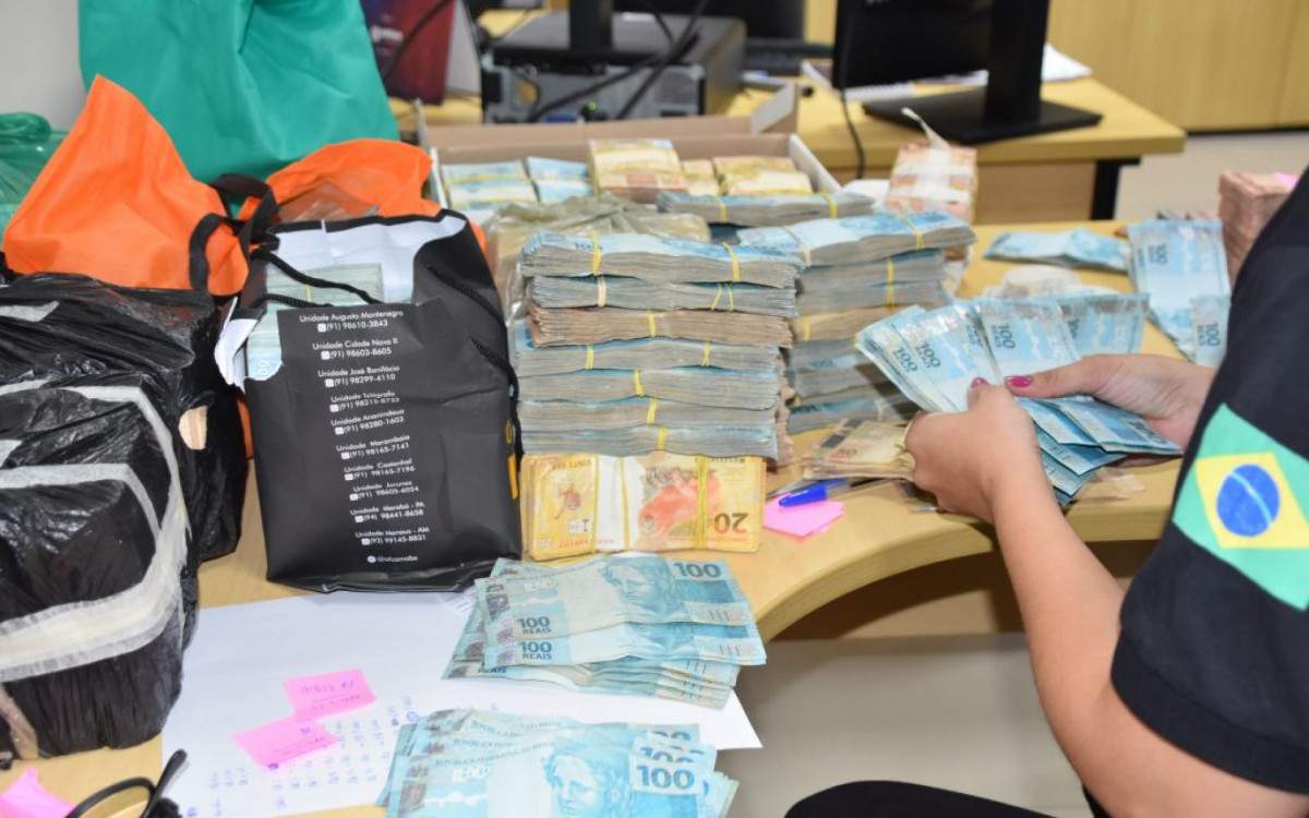 Quase R$ 2 milhões foram apreendidos durante cumprimento de mandados de busca e apreensão - Divulgação/MP