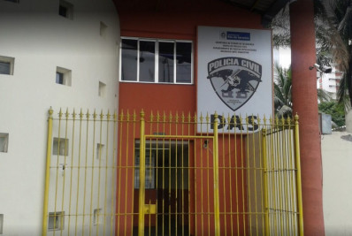 Pai e filho são presos por manter idoso em cárcere privado, em Cabo Frio