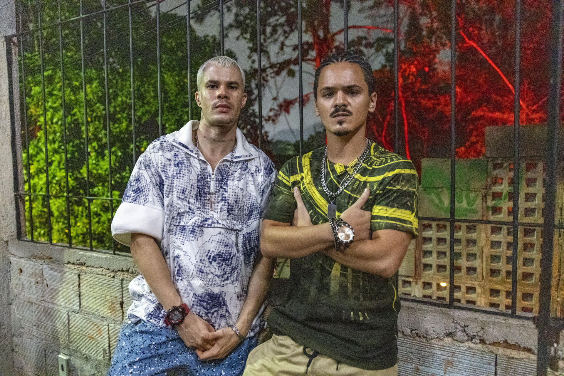 Vandílson (Vinicius Teixeira) e Alemão (Lucas Righi) - Gabriel Vaguel / TV Globo