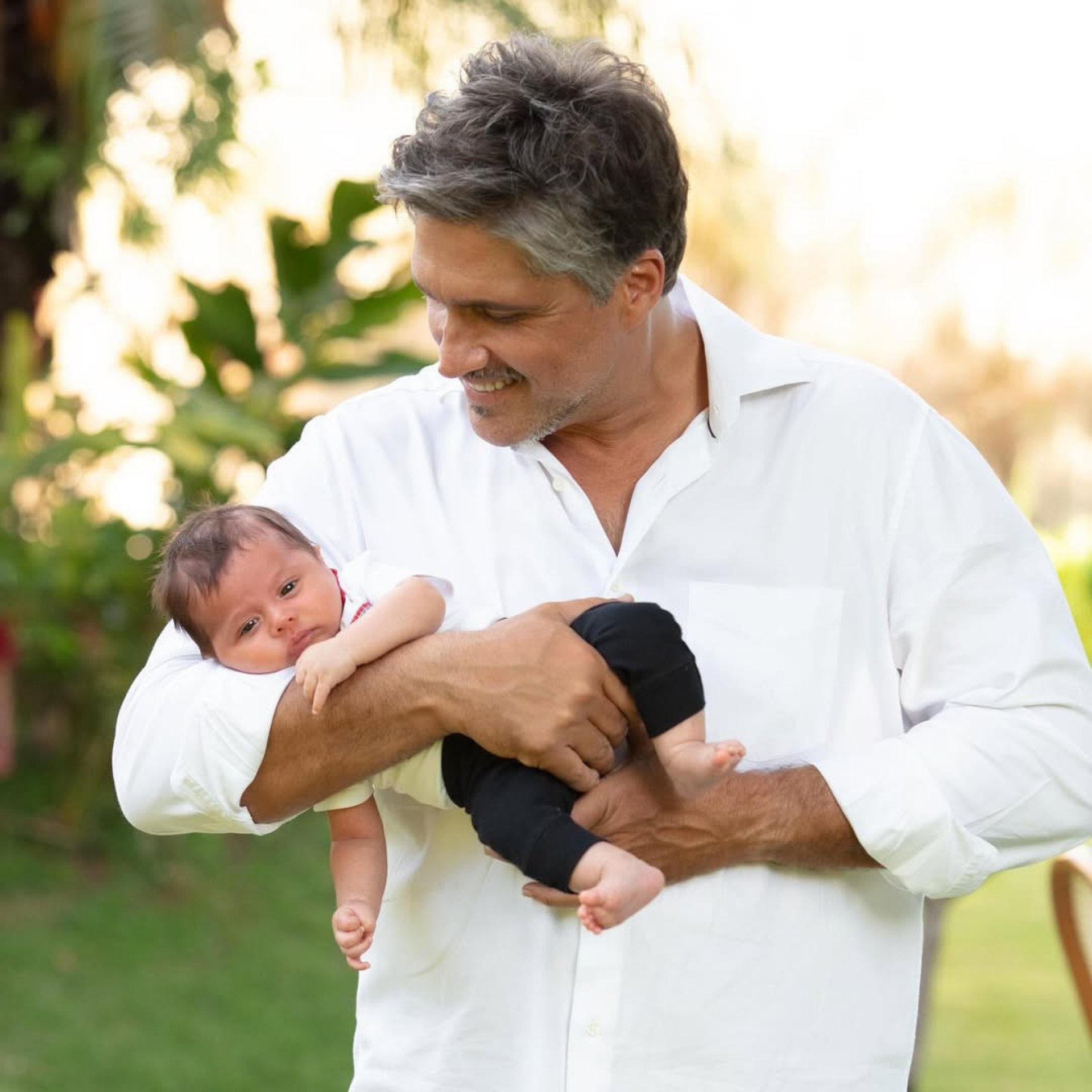 Leo Chaves apresenta o quinto filho - Reprodução / Instagram