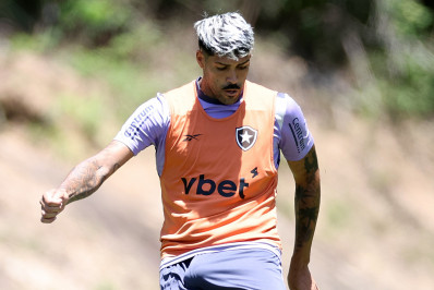 Botafogo adota otimismo com renovação de Alexander Barboza