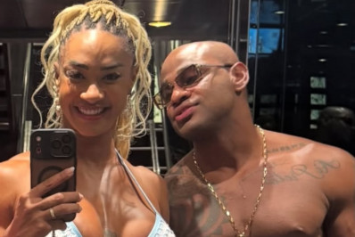 Novo affair? Ex-BBB's Aline Patriarca e Cezar Black curtem passeio de barco