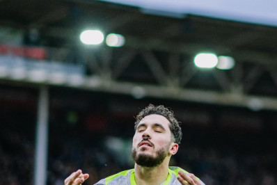 City vence o Nottingham Forest fora de casa e segue na cola do Arsenal na Premier League