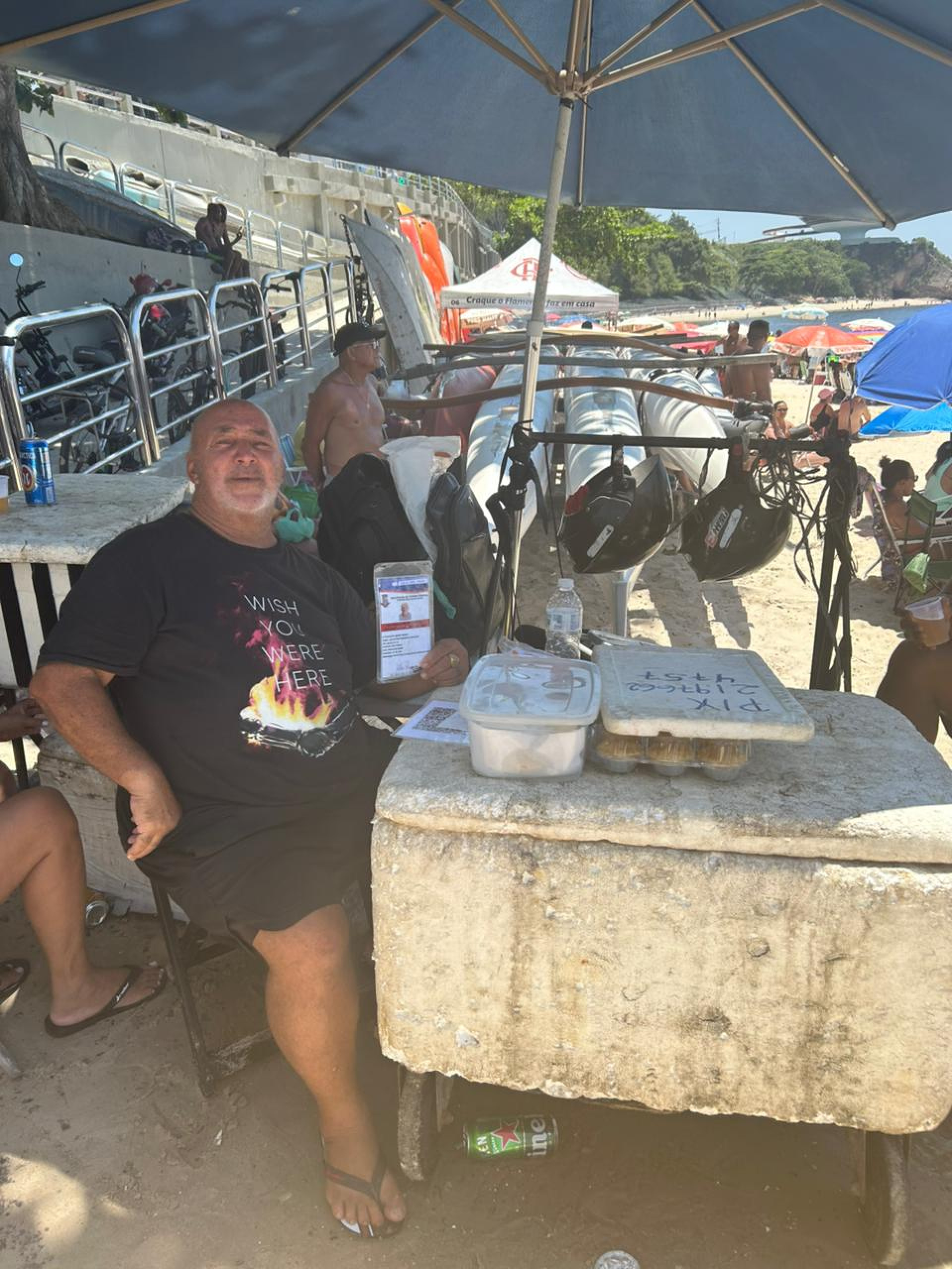  Luiz Antônio trabalha há 15 anos na Praia de Boa Viagem - Ana Fernanda Freire/Agência O DIA