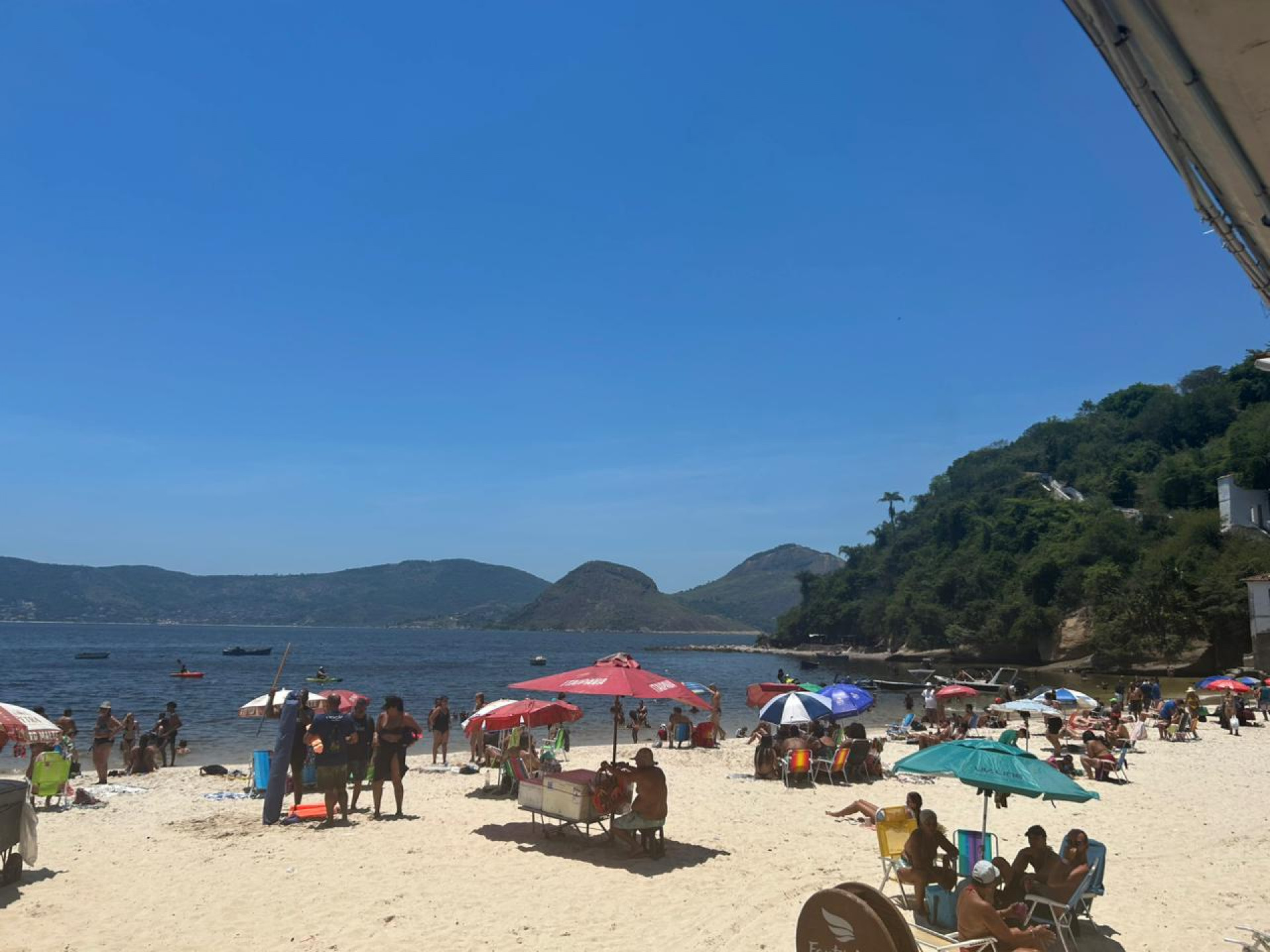 Movimentação na Praia de Boa Viagem, em Niterói - Ana Fernanda Freire/Agência O DIA