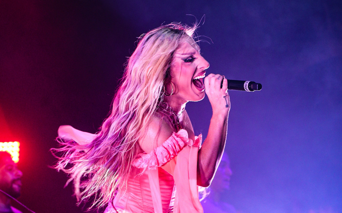 Diego Martins sobe ao palco do 'Ser&aacute;QAbre?' no Rio