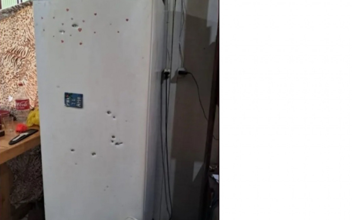 Homem fez diversos disparos na residência onde estavam 11 pessoas